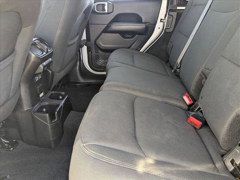 Used 2018 Jeep Wrangler Unlimited Sahara AWD/4WD image 16