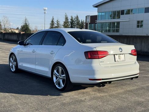 Used 2016 Volkswagen Jetta GLI SE image 3