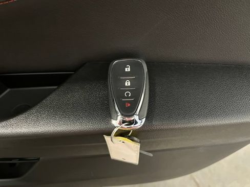 Used 2026 Chevrolet Trax RS FWD image 23