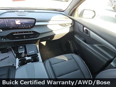 Certified 2025 Buick Enclave Preferred image 33