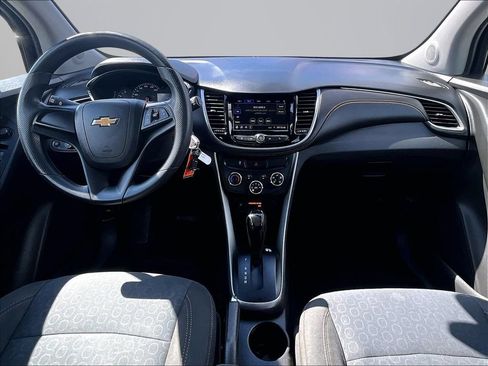 Used 2020 Chevrolet Trax LS FWD image 17