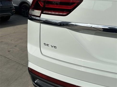 Certified 2021 Volkswagen Atlas Cross Sport SE w/ Panoramic Sunroof Package image 5