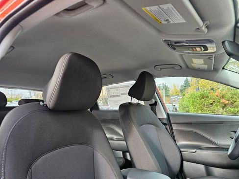 New 2026 Hyundai Kona SE image 11