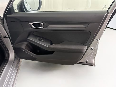 Used 2025 Honda Civic Sport image 31