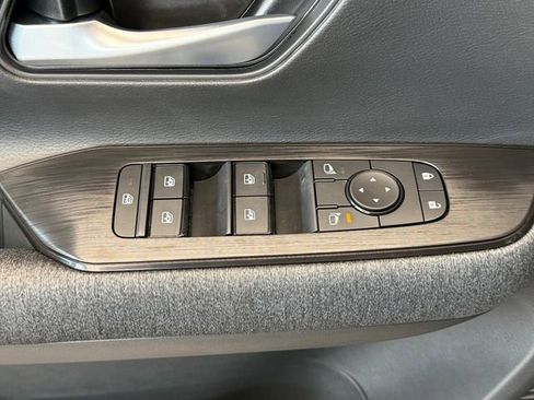 New 2026 Nissan Kicks SV w/ Cold Weather Package FWD image 10