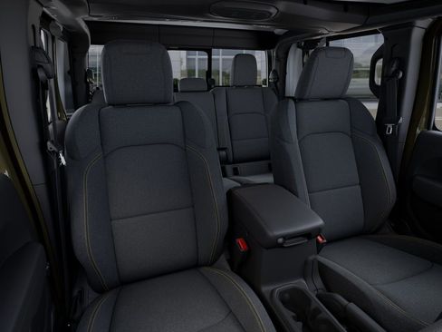 New 2025 Jeep Gladiator Sport image 18