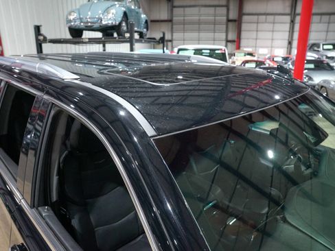 Used 2018 Cadillac Escalade ESV Luxury image 18