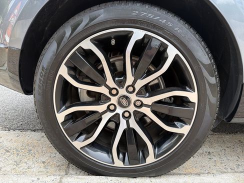Used 2019 Land Rover Range Rover Sport HSE AWD/4WD image 30