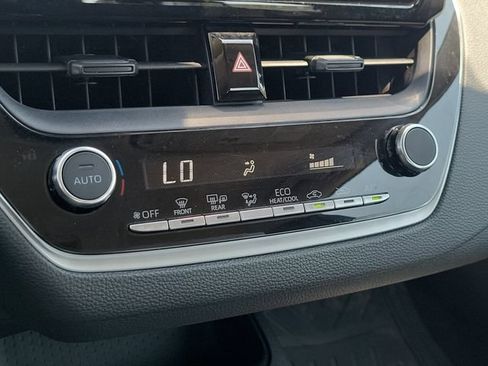 Used 2023 Toyota Corolla LE w/ LE Convenience Package FWD image 17