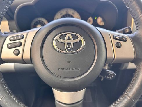 Used 2014 Toyota FJ Cruiser 4WD w/ Upgrade Package image 17