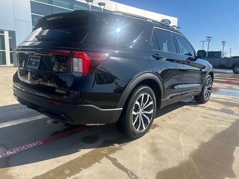 New 2026 Ford Explorer ST-Line w/ Premium Package image 5