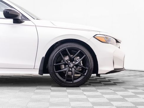 Used 2025 Honda Civic Sport image 31