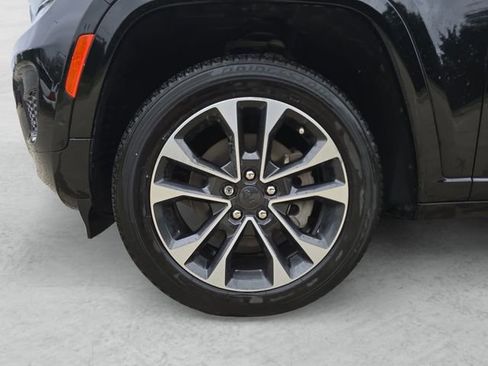 Used 2022 Jeep Grand Cherokee L Overland w/ Luxury Tech Group IV RWD image 23