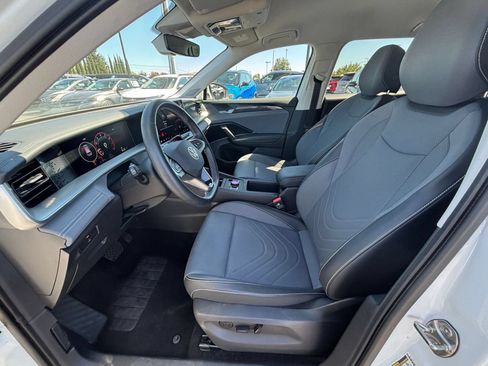 Used 2026 Volkswagen Tiguan SE AWD/4WD image 29