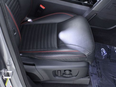 Used 2020 Land Rover Discovery HSE image 19