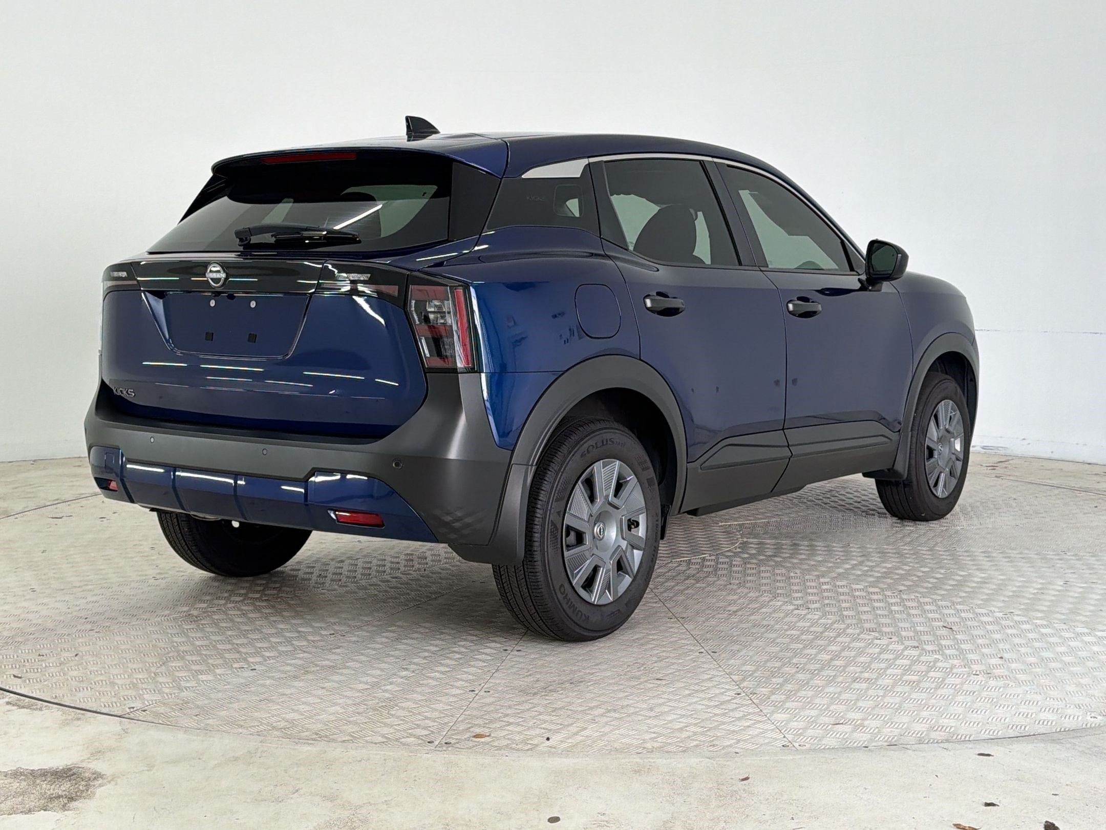 Used 2026 Nissan Kicks S FWD image 9