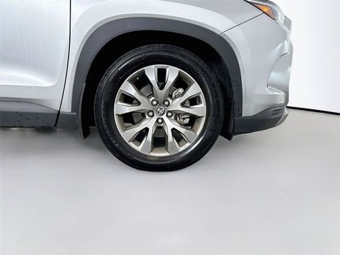 Used 2024 Toyota Grand Highlander FWD image 13
