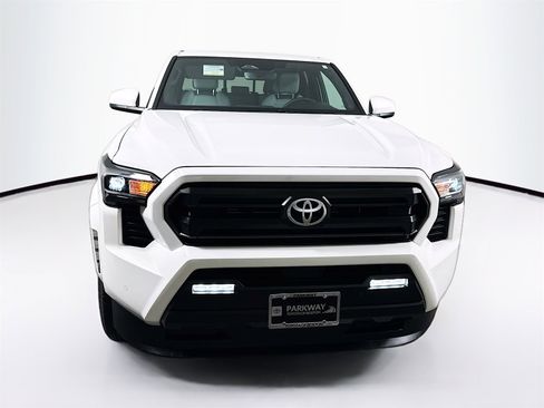 Used 2024 Toyota Tacoma SR5 image 2