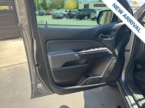 Used 2020 Chevrolet Colorado Z71 AWD/4WD image 17