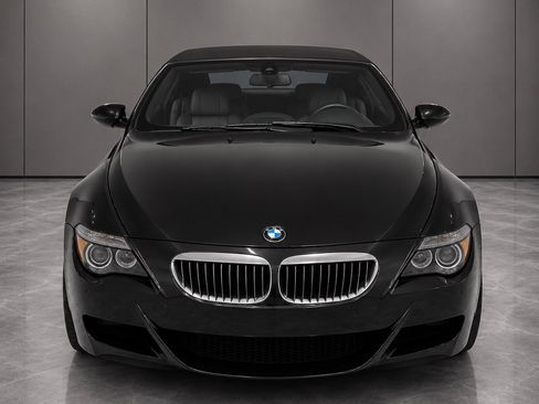 Used 2007 BMW M6 Convertible RWD image 2