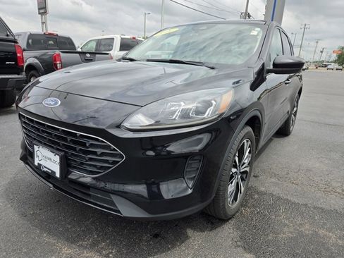 Used 2021 Ford Escape SE w/ SE Sport Appearance Package AWD/4WD image 4
