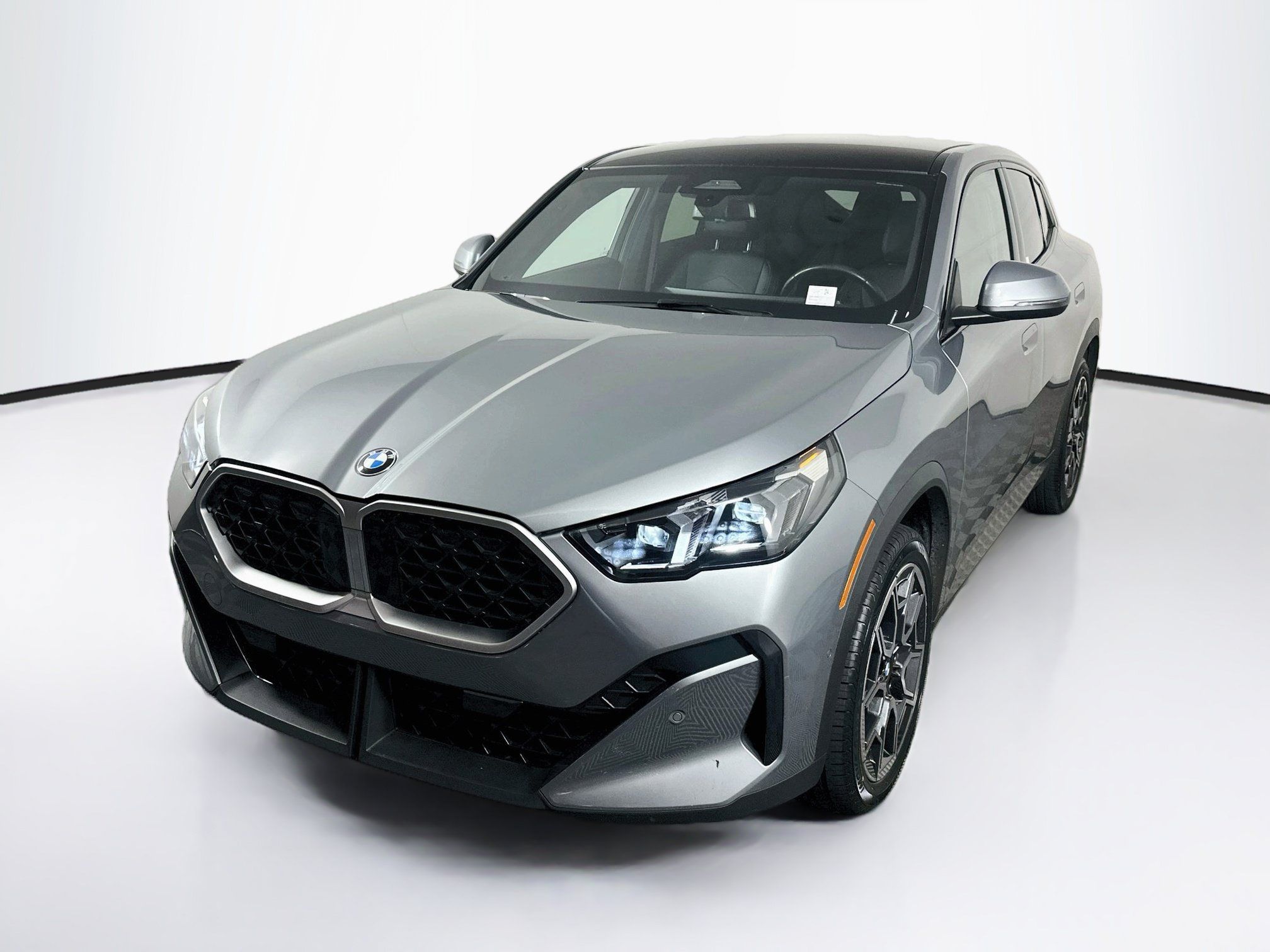 Used 2026 BMW X2 xDrive28i AWD/4WD image 3
