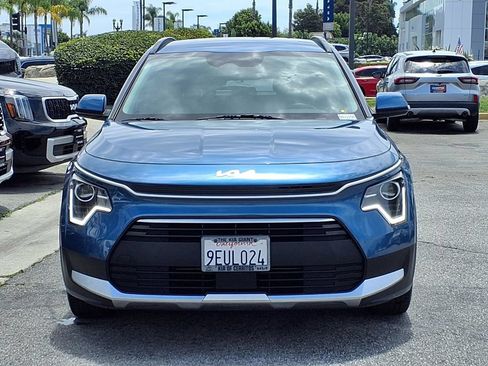Certified 2023 Kia Niro EX FWD image 2