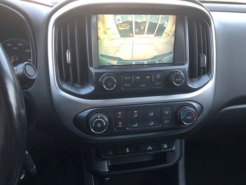 Used 2018 Chevrolet Colorado LT w/ Safety Package image 12