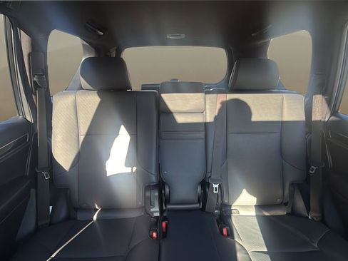 Used 2020 Lexus GX 460 image 16