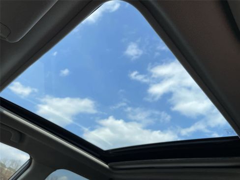 Used 2021 Subaru Forester Premium image 14