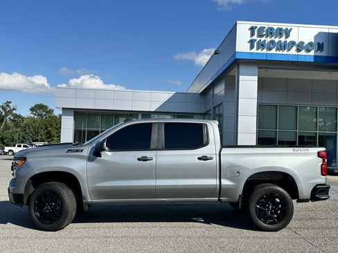 Used 2023 Chevrolet Silverado 1500 Custom Trail Boss w/ LPO, Dark Essentials Package image 5