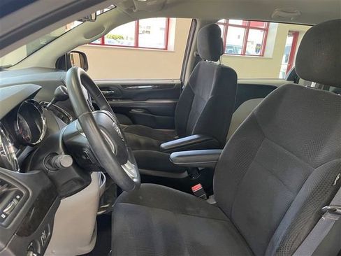 Used 2015 Dodge Grand Caravan American Value Package w/ UConnect Hands-Free Group FWD image 19