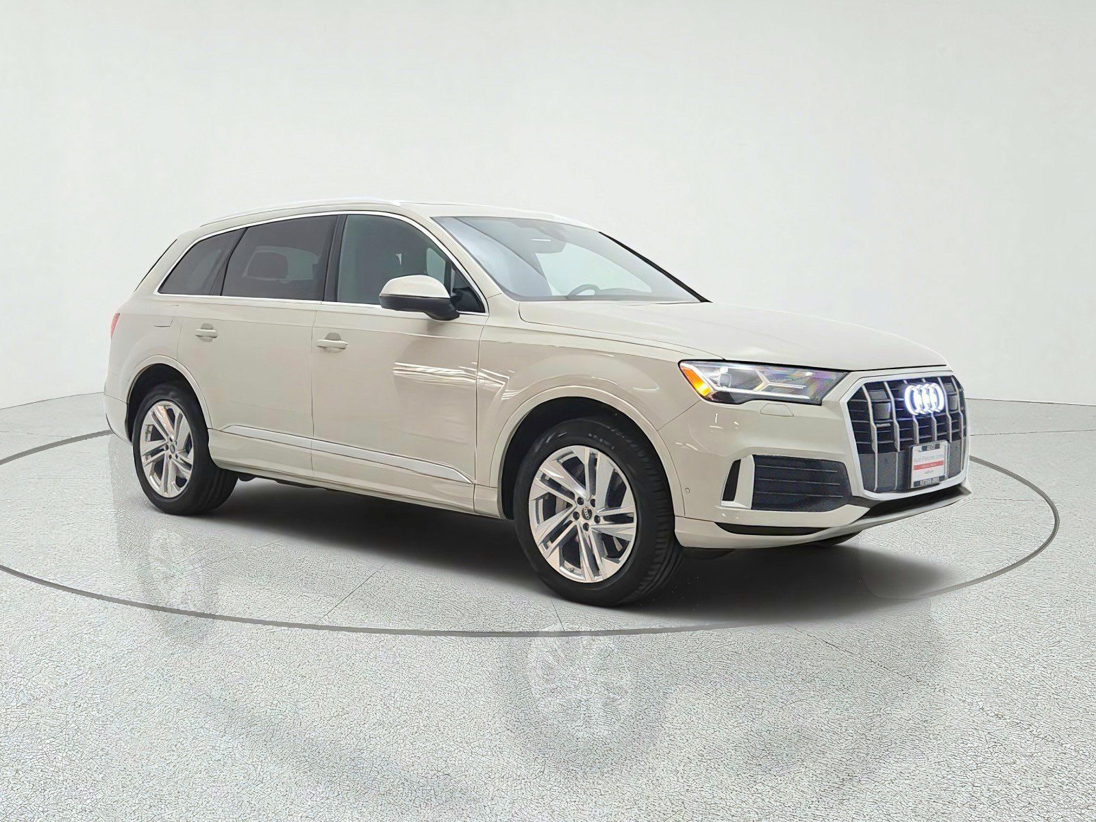 Used 2023 Audi Q7 2.0T Premium w/ Convenience Package AWD/4WD image 3