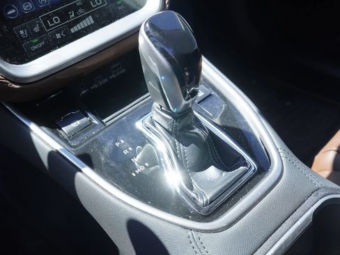 Used 2023 Subaru Outback Touring XT AWD/4WD image 15