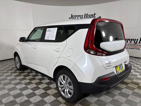 Used 2022 Kia Soul LX FWD image 9