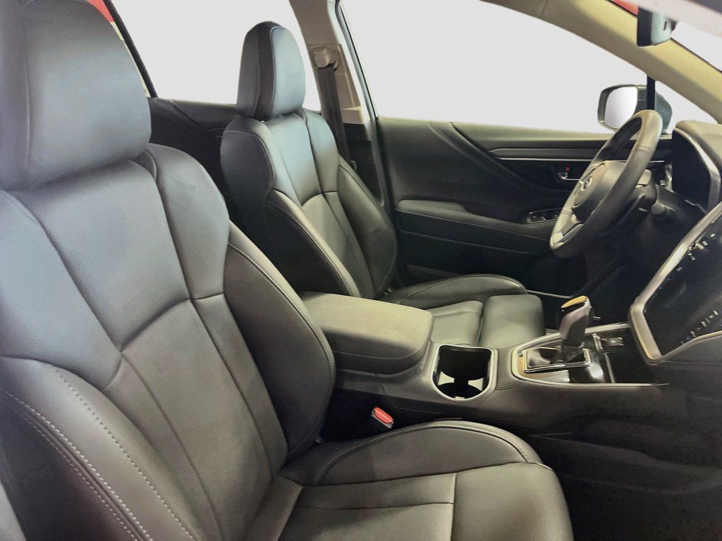 Used 2025 Subaru Outback Limited AWD/4WD image 30