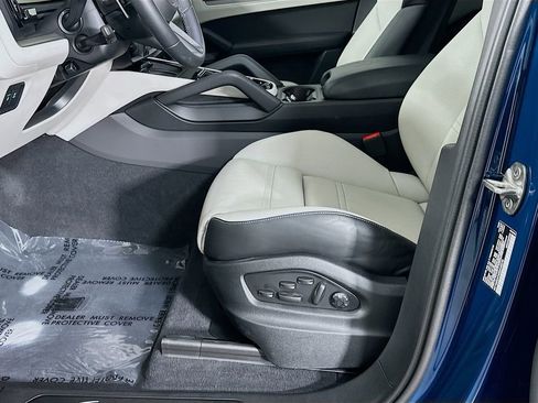 New 2025 Porsche Cayenne GTS image 21