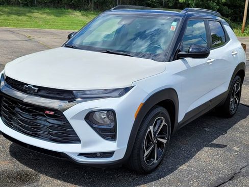 Used 2021 Chevrolet TrailBlazer RS w/ Convenience Package FWD image 3