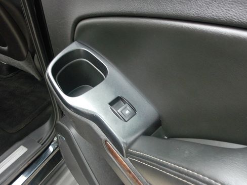 Used 2015 Chevrolet Tahoe LT RWD image 36