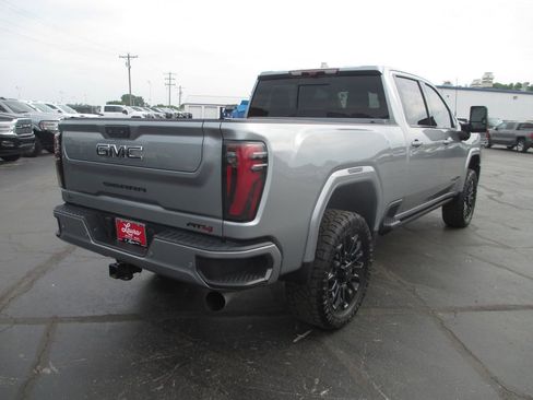 Used 2024 GMC Sierra 2500 AT4 w/ AT4 Premium Plus Package AWD/4WD image 6