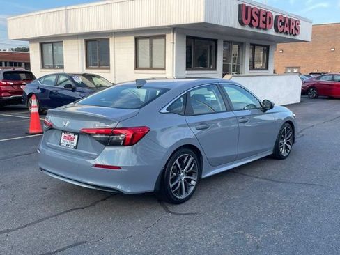 Used 2024 Honda Civic Touring image 3