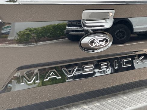 New 2025 Ford Maverick XLT w/ XLT Luxury Package image 24