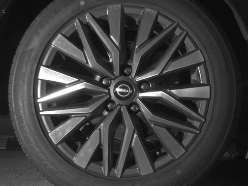 Used 2025 Nissan Altima 2.5 SV FWD image 15