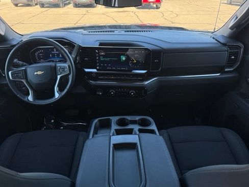 Used 2023 Chevrolet Silverado 1500 LT AWD/4WD image 9