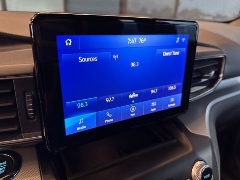 Used 2020 Ford Explorer XLT w/ Equipment Group 202A AWD/4WD image 13