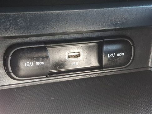 Used 2025 Kia Soul LX w/ LX Technology Package FWD image 23