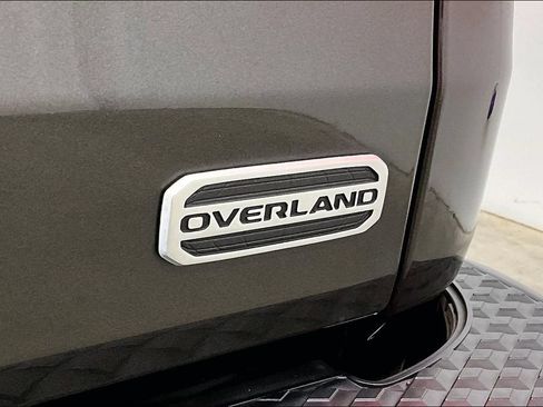 Used 2021 Jeep Gladiator Overland AWD/4WD image 25