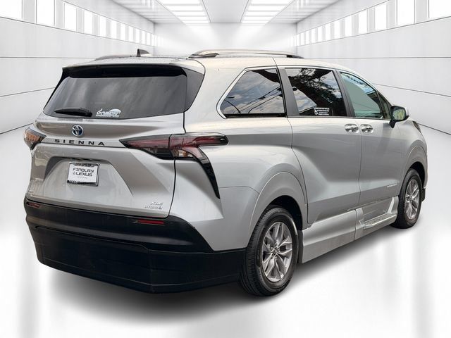 Used 2024 Toyota Sienna XLE w/ XLE Plus Package AWD/4WD image 7