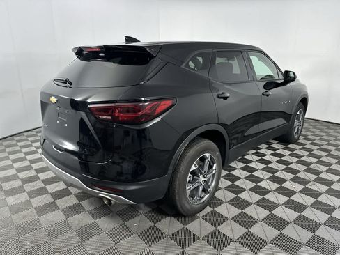 Used 2025 Chevrolet Blazer LT FWD image 17