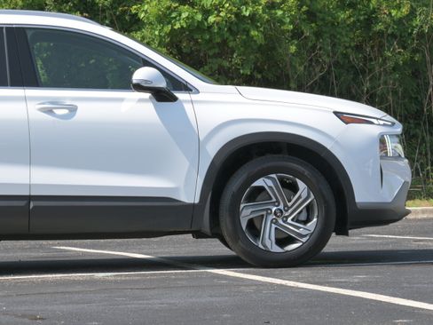 Used 2023 Hyundai Santa Fe SEL FWD image 6